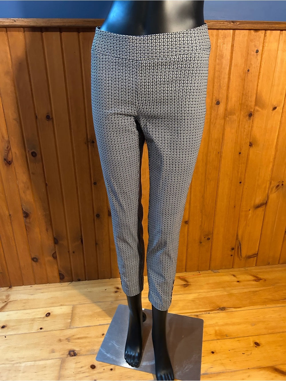 Black and White Geo Print Slim Petite Ankle Pants